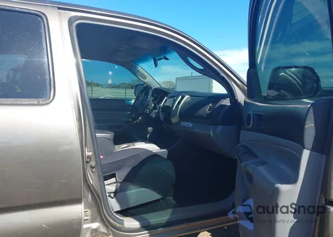 2014 Toyota Tacoma Base V6 from USA, damaged, VIN 3TMLU4EN1EM140737